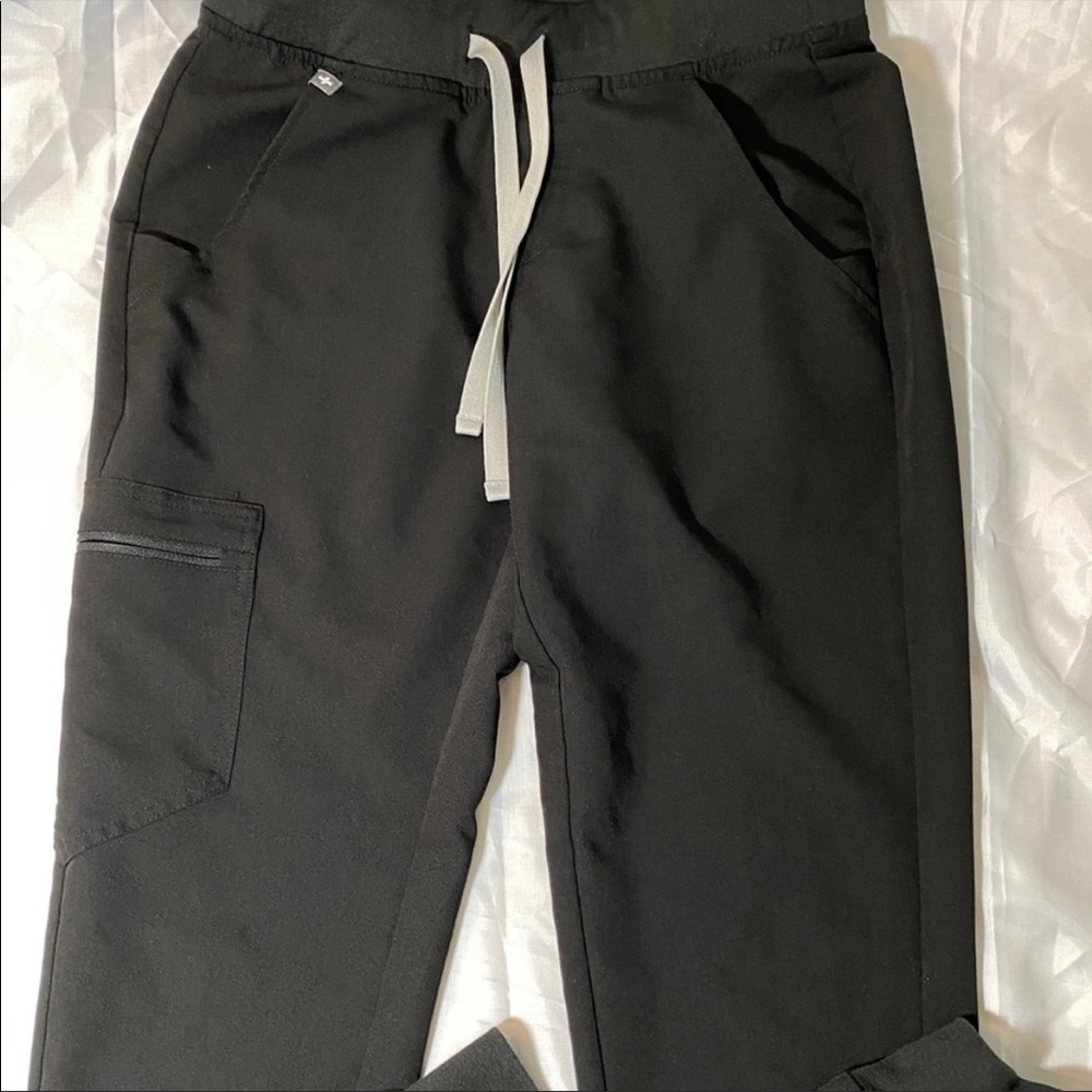Black Figs Jamora Jogger Scrub Pants